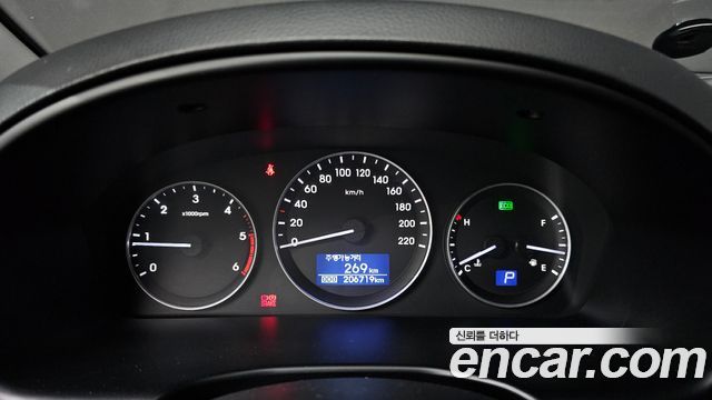 Hyundai Starex 2019 — photo 8