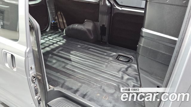 Hyundai Starex 2019 — photo 12