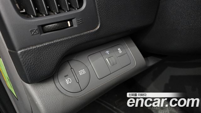Hyundai Starex 2019 — photo 16