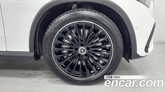Mercedes-Benz GLC-Class 2026 — photo 5