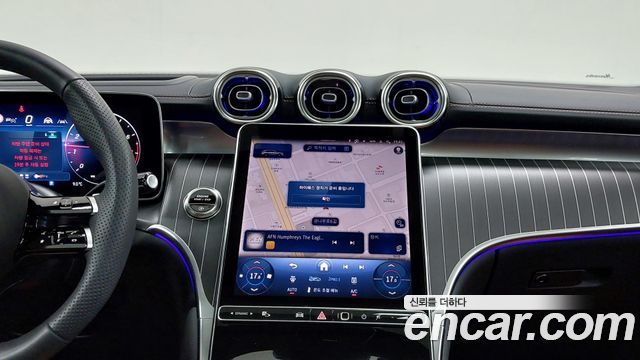Mercedes-Benz GLC-Class 2026 — photo 16
