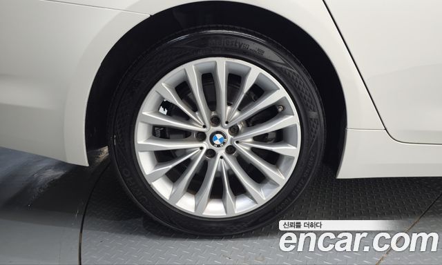 BMW 5-Series 2019 — photo 5