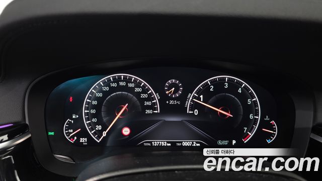 BMW 5-Series 2019 — photo 11