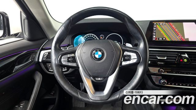BMW 5-Series 2019 — photo 19