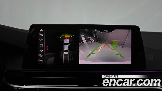 BMW 5-Series 2019 — photo 20