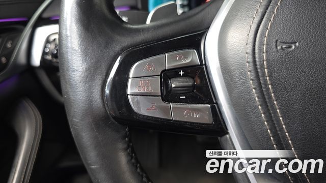 BMW 5-Series 2019 — photo 21