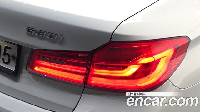BMW 5-Series 2019 — photo 9