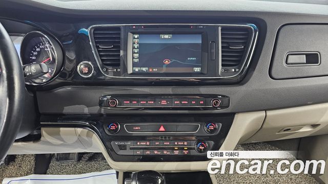 Kia Canival 2016 — photo 15