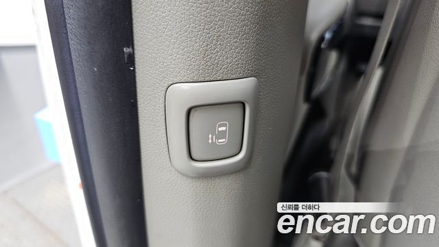 Kia Canival 2016 — photo 18