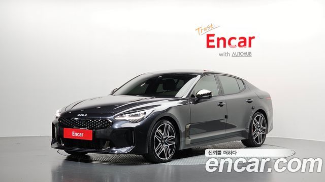 Kia Stinger 2023 — photo 1