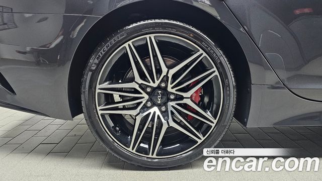 Kia Stinger 2023 — photo 5