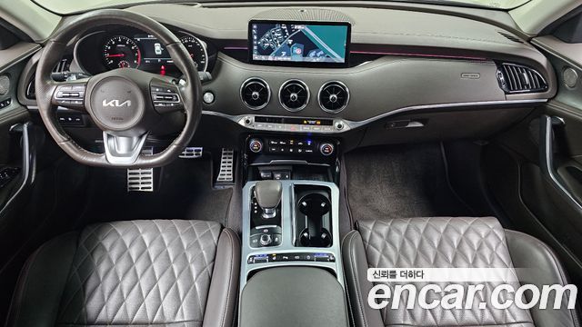 Kia Stinger 2023 — photo 10