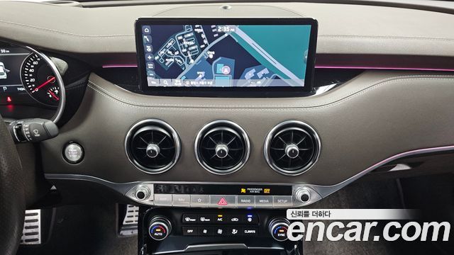 Kia Stinger 2023 — photo 21