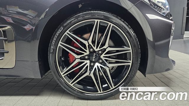 Kia Stinger 2023 — photo 7