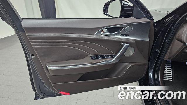 Kia Stinger 2023 — photo 14
