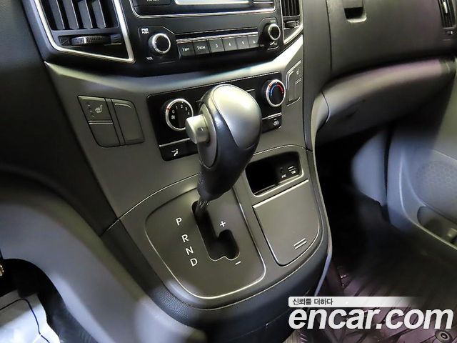 Hyundai Starex 2020 — photo 12