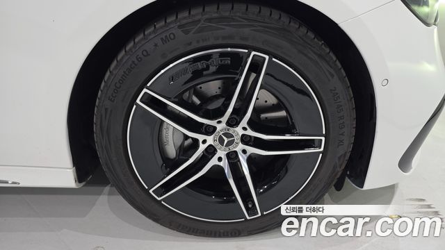 Mercedes-Benz E-Class 2026 — photo 5