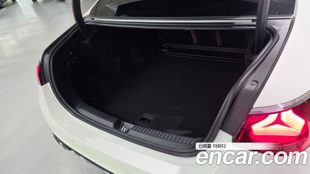 Mercedes-Benz E-Class 2026 — photo 9