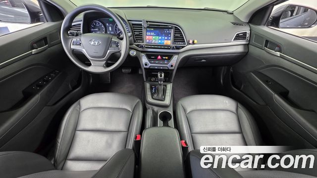 Hyundai AVANTE 2017 — photo 10