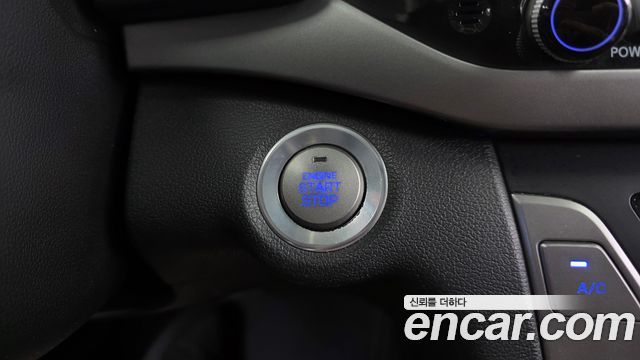 Hyundai AVANTE 2017 — photo 22
