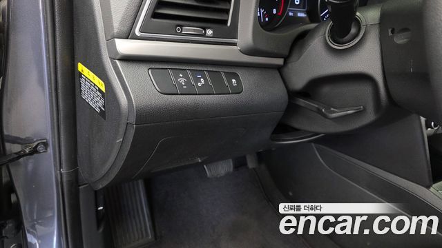 Hyundai AVANTE 2017 — photo 24