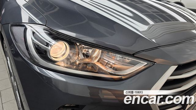 Hyundai AVANTE 2017 — photo 8