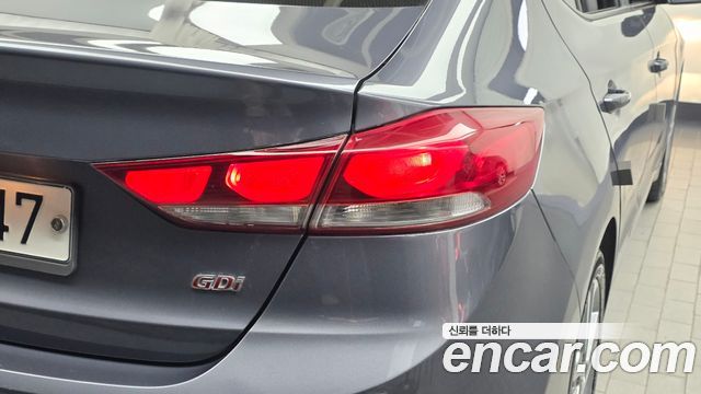 Hyundai AVANTE 2017 — photo 9