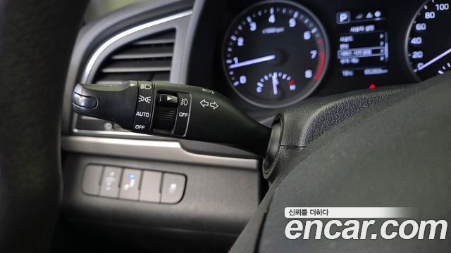 Hyundai AVANTE 2017 — photo 29