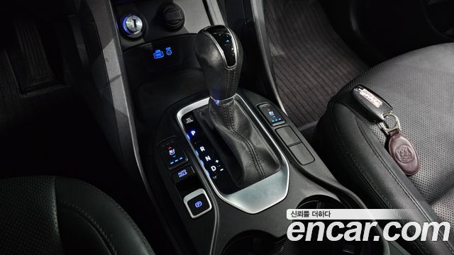 Hyundai Santafe 2017 — photo 12