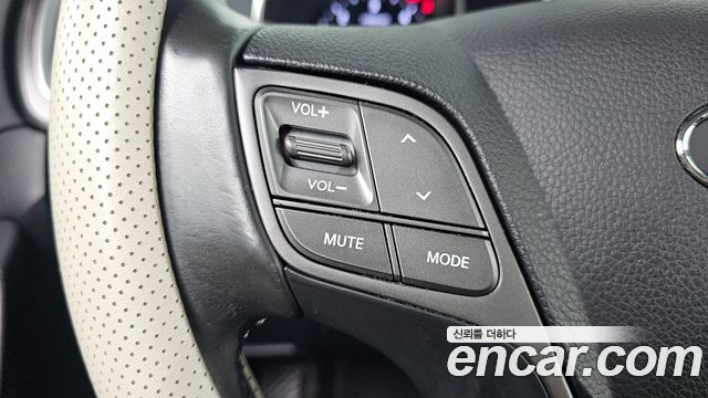 Hyundai Santafe 2017 — photo 25