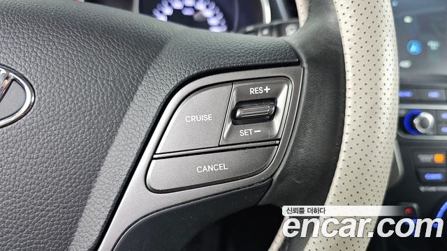 Hyundai Santafe 2017 — photo 26