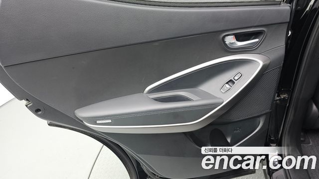 Hyundai Santafe 2017 — photo 15