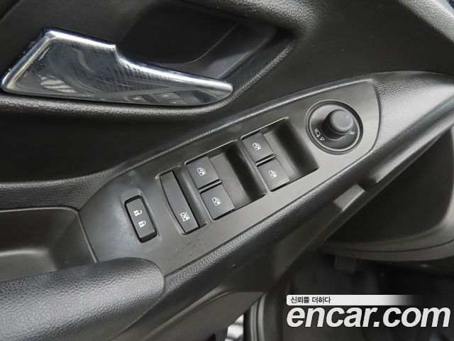 Chevrolet Korea Trax 2017 — photo 15
