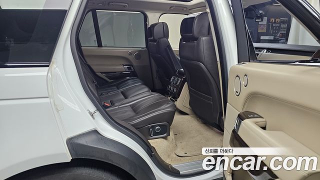 Land Rover Range Rover 2017 — photo 17