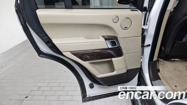 Land Rover Range Rover 2017 — photo 15