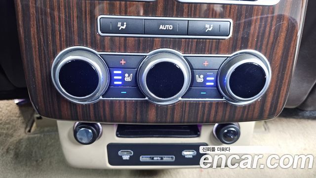 Land Rover Range Rover 2017 — photo 31