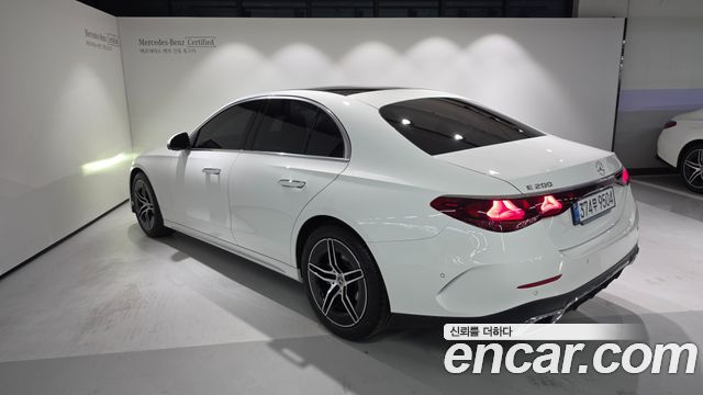 Mercedes-Benz E-Class 2026 — photo 3