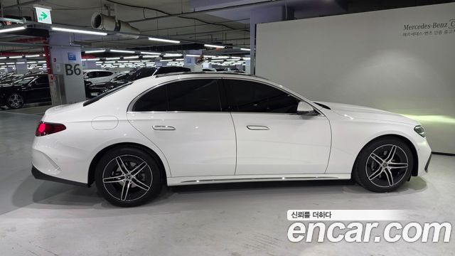 Mercedes-Benz E-Class 2026 — photo 8