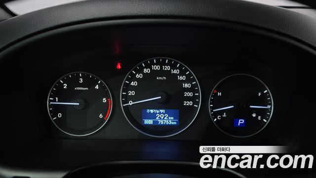 Hyundai Starex 2019 — photo 11