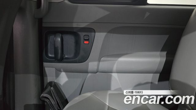 Hyundai Starex 2019 — photo 15