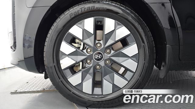 Hyundai Staria 2022 — photo 5