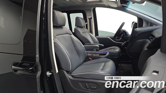 Hyundai Staria 2022 — photo 16