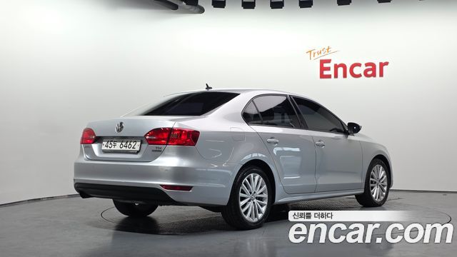 Volkswagen Jetta 2014 — photo 2