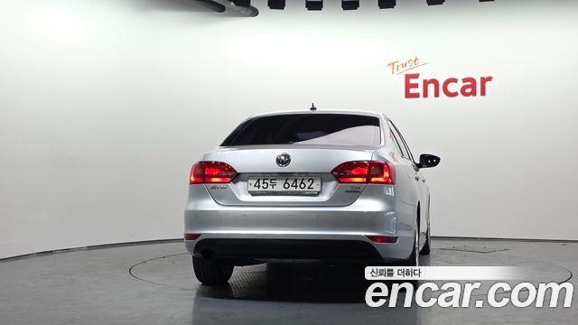 Volkswagen Jetta 2014 — photo 4
