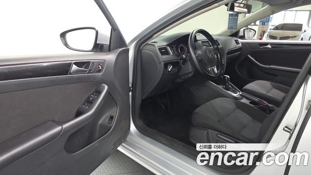 Volkswagen Jetta 2014 — photo 10