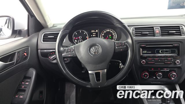 Volkswagen Jetta 2014 — photo 12