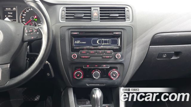 Volkswagen Jetta 2014 — photo 13