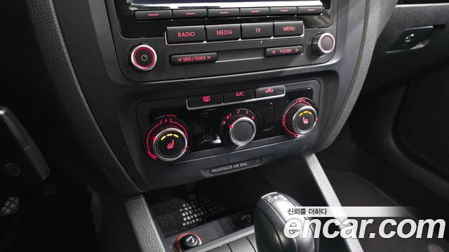 Volkswagen Jetta 2014 — photo 14