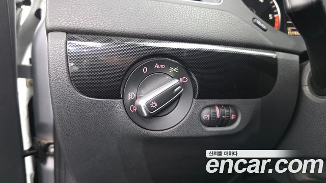 Volkswagen Jetta 2014 — photo 16