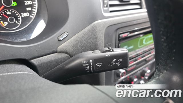 Volkswagen Jetta 2014 — photo 19